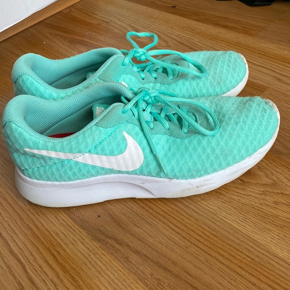Nike Shoes - Turquoise Nike Roshe Women’s Tennis Shoes